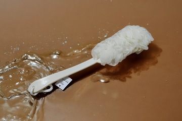 Сетчатая губка шайба для мытья задней части тела на длинной ручке Killys