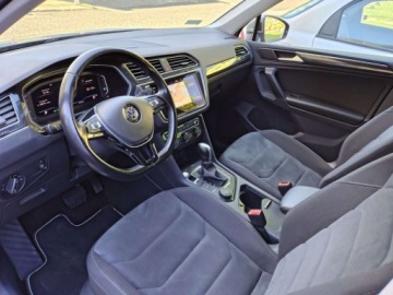 Volkswagen Tiguan II SUV 2.0 TDI SCR 240KM 2019 Volkswagen Tiguan 2.0 TDI 240KM 4Motion DSG Highline LED Virtual Kamera360, zdjęcie 24