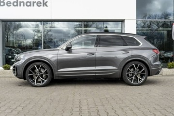 Volkswagen Touareg III SUV Facelifting 3.0 V6 TSI 340KM 2024 Volkswagen Touareg R-Line 3.0 V6 TFSI 4Motion, zdjęcie 4