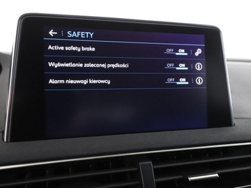 Peugeot 3008 II Crossover 1.2 PureTech 130KM 2020 Peugeot 3008 Automat Hak Navi Kamera cofania, zdjęcie 26