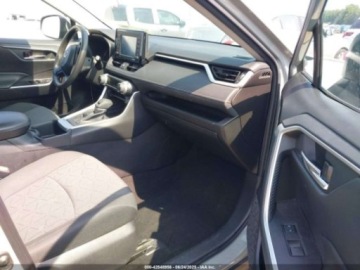 Toyota RAV4 V 2022 Toyota RAV4 XLE 2022 2.5l 2.5 Benzyna 203KM, zdjęcie 9