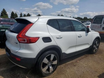Volvo XC40 2021 Volvo XC 40 T5 MOMENTUM 2.0 Benzyna 248KM, zdjęcie 3