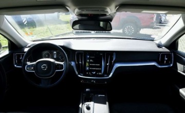 Volvo V60 II  2020 Volvo V60 Volvo V60 B3 B Geartronic Momentum 2.0 Benzyna 163KM, zdjęcie 10