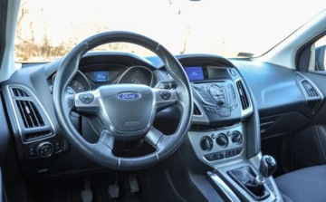 Ford Focus III Kombi 1.0 EcoBoost 125KM 2013 Ford Focus SW 2013 r. Benzyna 125KM, zdjęcie 8