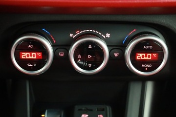 Alfa Romeo Giulietta Nuova II Hatchback 5d Facelifting 1.4 TB 16v Mair 170KM 2014 Alfa Romeo Giulietta 1.4 T MultiAir, Salon Polska, zdjęcie 12