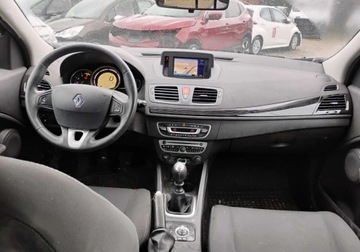 Renault Megane III Hatchback 1.5 dCi 105KM 2009 Renault Megane 2009r, 1.5 DCI. Delikatnie uszkodzony przod. Jezdzi. 1.5, zdjęcie 5