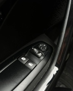 Peugeot 208 I Hatchback 3d 1.2 VTI 82KM 2013 Peugeot 208 Czujniki Parkowania Climatronic Alu Warszawa 1.2 Benzyna 82KM, zdjęcie 22