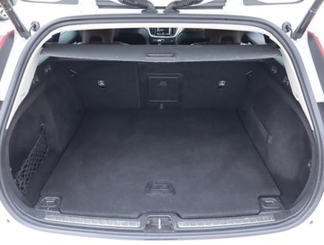 Volvo V60 II  Kombi 2.0 T5 250KM 2019 Volvo V60 T5 2.0, Automat, Skóra, Navi, Klima, zdjęcie 12