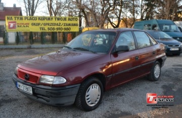 Opel Astra F Sedan 1.6 i 75KM 1998