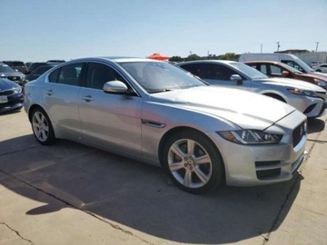 Jaguar XE Sedan 2.0 i4 240KM 2017 Jaguar XE 2017 JAGUAR XE PRESTIGE, Amer-Pol, zdjęcie 4