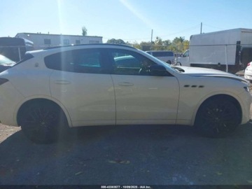 Maserati Levante 2021 Maserati Levante 2021 3.0l 3.0 Benzyna 345KM, zdjęcie 6
