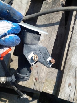 AVENSIS T25 03-06 OSTŘIKOVAČ SVĚTLO PRAVÝ LEVÝ