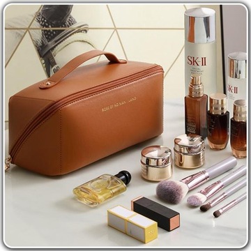 ЖЕНСКАЯ КОЖАНАЯ ДОРОЖНАЯ СУМКА ДЛЯ КОСМЕТИКИ.