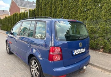 Volkswagen Touran I 2.0 FSI 150KM 2007 Volkswagen Touran 2.0 Benzyna Ladny Stan Klimatronik Kamera NAVI Zadbany, zdjęcie 7