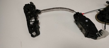 Панель задней левой двери + динамик + замок + м C71447-106