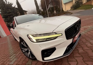 Volvo V60 II  Kombi 2.0 D4 190KM 2019 Volvo V60 R_DESIGN 2.0D4 AWD 190ps AutoMat8Biegow HiBeamLED SerwisASO VAT23, zdjęcie 9