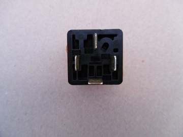 BMW RELÉ BOSCH 1378238
