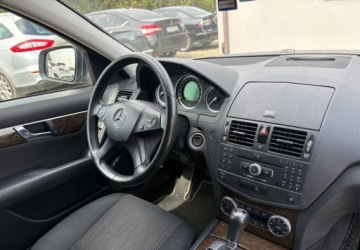 Mercedes Klasa C W204 2007 Mercedes-Benz Klasa C 2007r. 2.1 Diesel 170KM, zdjęcie 10