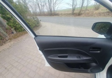 Mitsubishi Space Star Hatchback 5d 1.0 71KM 2016 Mitsubishi Space Star Mitsubishi Space Star 1.0 Diamant Edition Benzyna, zdjęcie 8