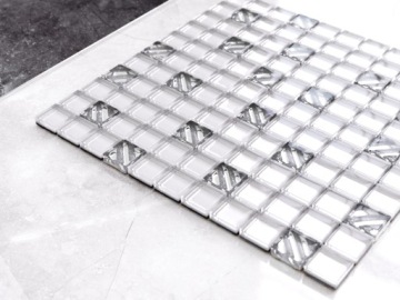 СТЕКЛЯННАЯ МОЗАИКА БЕЛЫЙ ЖЕМЧУГ ХРОМ ПОЛОСКИ 30х30см