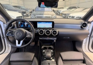 Mercedes Klasa A W177/V177 Sedan 2.0 220 190KM 2019 Mercedes-Benz Klasa A A 220 2.0 BENZ 190 KM 2019r 83.000 km Warszawa, zdjęcie 6