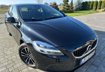 Volvo V40 II Hatchback 2.0 T2 DRIVE-E 122KM 2016 Volvo V40 Volvo V40 T2 Drive-E Summum 2.0 Benzyna 122KM, zdjęcie 1