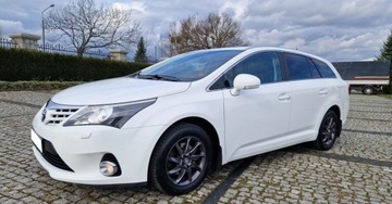 Toyota Avensis III Wagon Facelifting 2.0 D-4D 124KM 2015