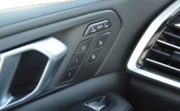 BMW X7 SUV M 3.0 M50d 400KM 2020 BMW X7 M50d xDrive M Sport Dealer BMW Bonkowscy Gorzow Wlkp. 3.0 Diesel, zdjęcie 24