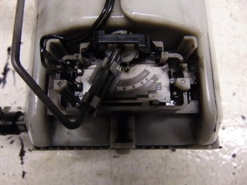 ČERPADLO PALIVA MITSUBISHI GRANDIS 2.0 DI-D EVROPA