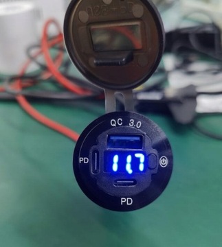 АВТОМОБИЛЬНОЕ ЗАРЯДНОЕ УСТРОЙСТВО 2x USB-C 20 Вт USB 10 А