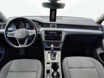 Volkswagen Passat B8 2022 Volkswagen Passat Variant Kamera Cofania Podgrzewane fotele NISKI PRZEBIEG, zdjęcie 11