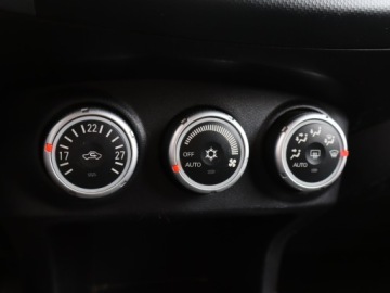 Mitsubishi Outlander II 2.0 DID DOHC 140KM 2007 Mitsubishi Outlander 2.0 DI-D, 4X4, 7 miejsc, zdjęcie 12