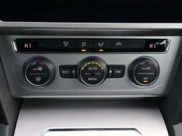 Volkswagen Passat B8 Limousine 1.8 TSI BlueMotion Technology 180KM 2017 VW Passat 1.8 TSI, Salon Polska, 1. Właściciel, zdjęcie 15