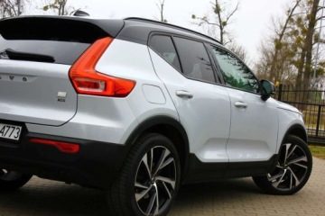Volvo XC40 2020 Volvo XC 40 T5 PLUG IN HYBRID 262KM R-DESIGN Bezwypadkowy 100 Serwis FV23, zdjęcie 14