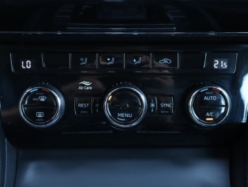 Skoda Superb III Liftback Facelifting 1.5 TSI 150KM 2019 Skoda Superb 1.5 TSI, Salon Polska, Automat, zdjęcie 19