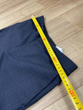 Spodnie chinos w kratkę Reserved r S