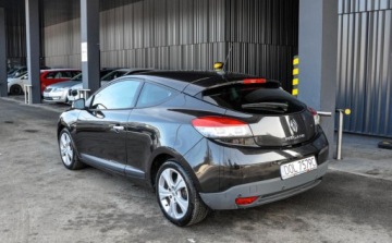 Renault Megane III Coupe 1.9 dCi 130KM 2010 Renault Megane 1,9DCi (130KM) Skory 1.9 Diesel 130KM, zdjęcie 2