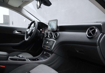 Mercedes GLA I Off-roader 1.6 180 122KM 2017 Mercedes-Benz GLA LIFT 180 Benzyna 122HP Automat Kamera II.wlasciciel GWAR, zdjęcie 23