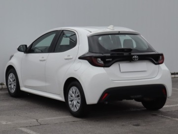 Toyota Yaris IV Hatchback 1.5 Dynamic Force 125KM 2023 Toyota Yaris 1.5 VVT-i, Salon Polska, zdjęcie 3