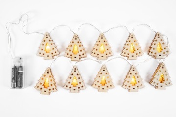 LAMPKI CHOINKI DREWNIANE LED OZDOBA ŚWIĄTECZNA NA BATERIE 120CM