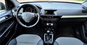 Opel Astra J Sports Tourer 1.6 Twinport ECOTEC 115KM 2010 Opel Astra BENZYNA nawigacja KLIMA super okazja POLECAMY 1.6, zdjęcie 35