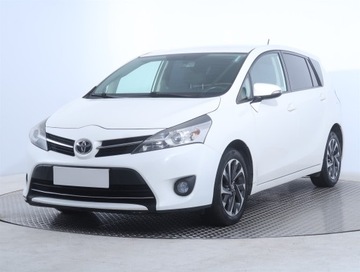 Toyota Verso Minivan Facelifting 1.6 D-4D 112KM 2014 Toyota Verso 1.6 D-4D, Salon Polska, Serwis ASO, zdjęcie 1