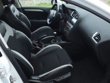 Citroen C4 II Hatchback 5d Facelifting 1.6 BlueHDi 100KM 2017 Citroen C4 1.6 BlueHDi, Navi, Klima, Klimatronic, zdjęcie 8