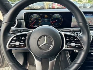 Mercedes Klasa A W177/V177 Hatchback 2.0 250 224KM 2018 Mercedes-Benz A 250 250 Pakiet Progressive - Salon, zdjęcie 10