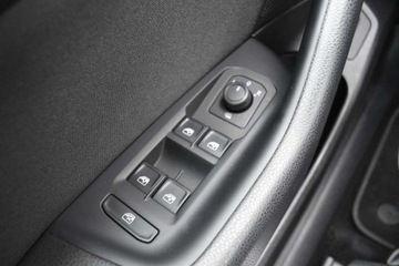 Volkswagen Passat B8 Variant Facelifting 2.0 TDI SCR 200KM 2022 Volkswagen Passat 2.0 TDi 200KM DSG7 Business SalonPL ASO NaviKameraTravel, zdjęcie 25