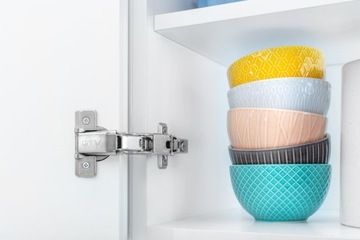 Самозакрывающаяся угловая мебельная петля 165 градусов GTV FI35 бесшумное закрывание + направляющая