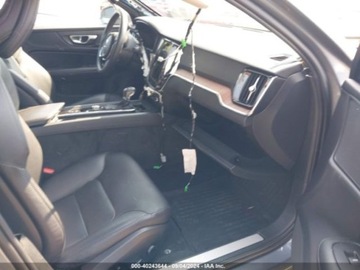 Volvo 2021 Volvo S60 T6 Momentum 2021 2.0l 2.0 Benzyna 330KM, zdjęcie 9