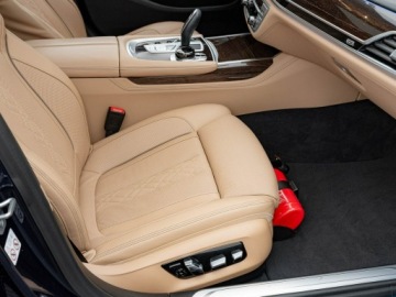 BMW Seria 7 G70 2022 BMW 745 PY13616#745Le xDrive Ambient K.cofania, zdjęcie 32