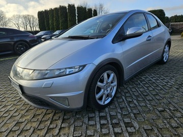 Honda Civic VIII Hatchback 3d 1.8 i-VTEC 140KM 2007 Honda Civic 1,8 benzyna+lpg 140KM