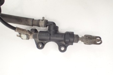 Triumph Tiger 955i Главный тормозной цилиндр заднего тормоза